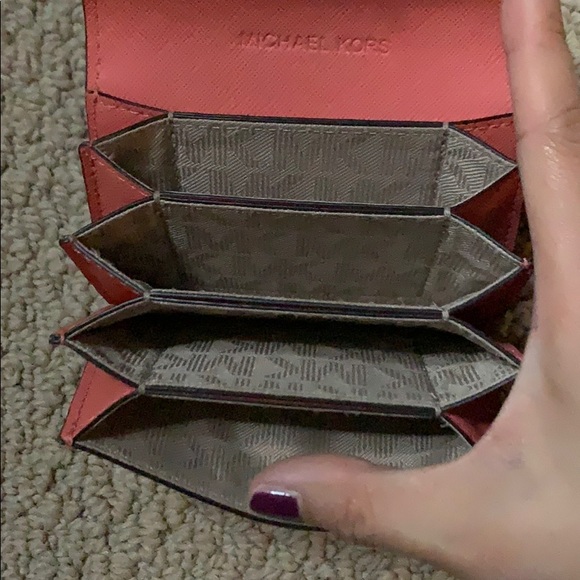 Michael Kors wallet - Picture 3 of 4